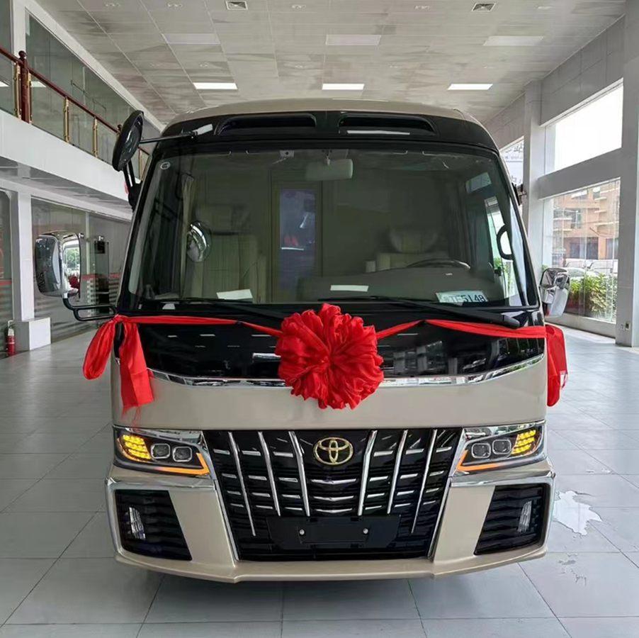 12座蒙娜麗莎中巴車(chē)